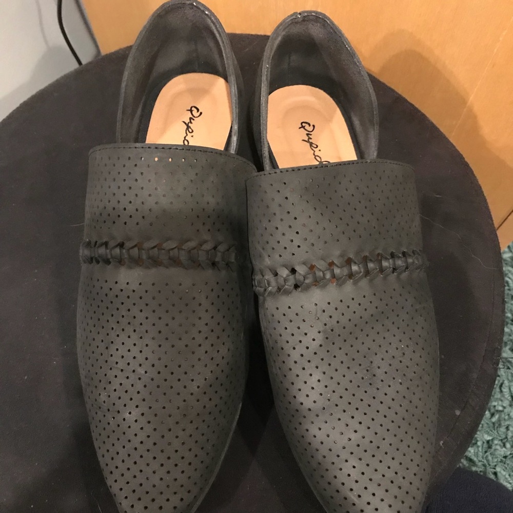 Qupid Fall Shoes- Size 9- Black